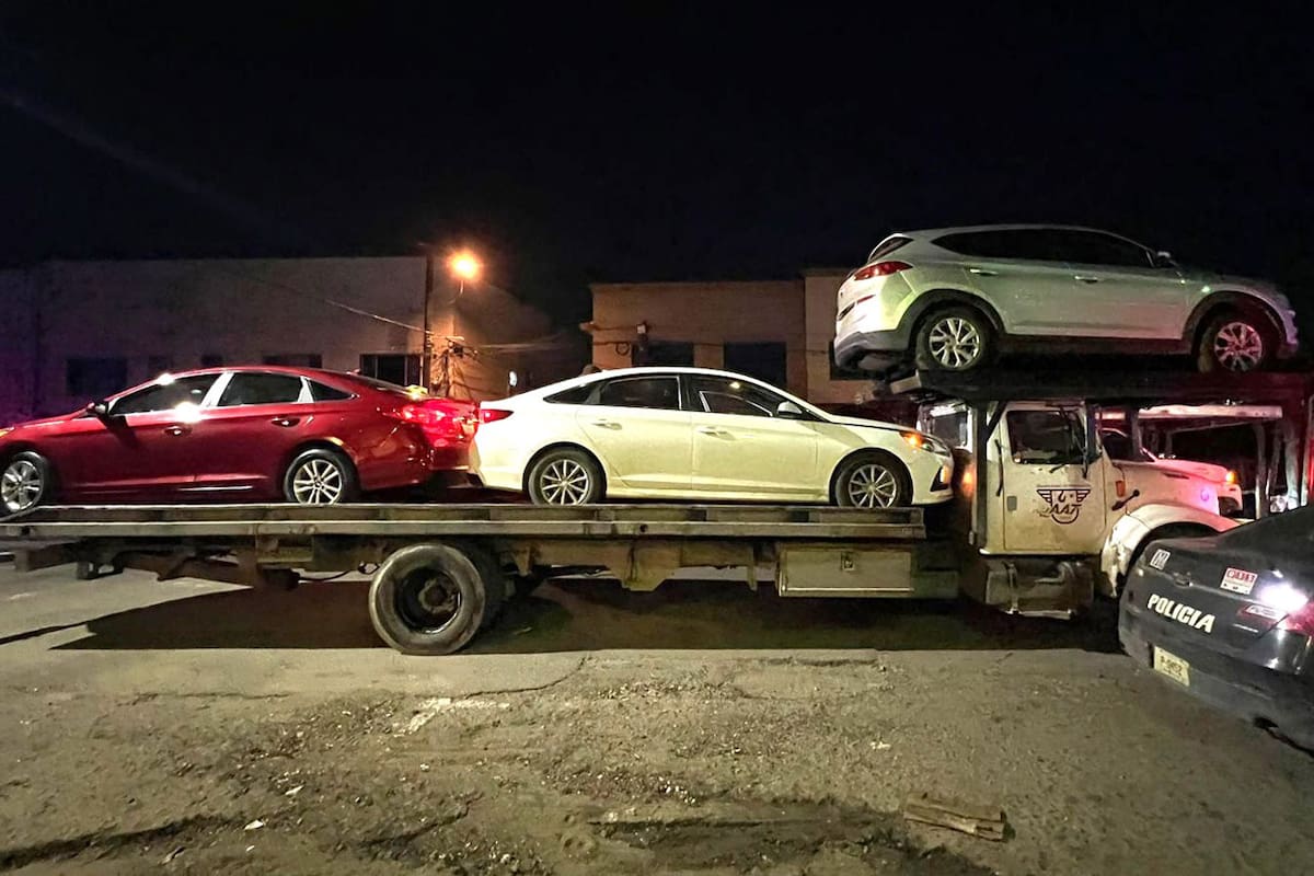 FGE recupera 12 vehículos tras cateo ejecutado en zona Centro de Tijuana