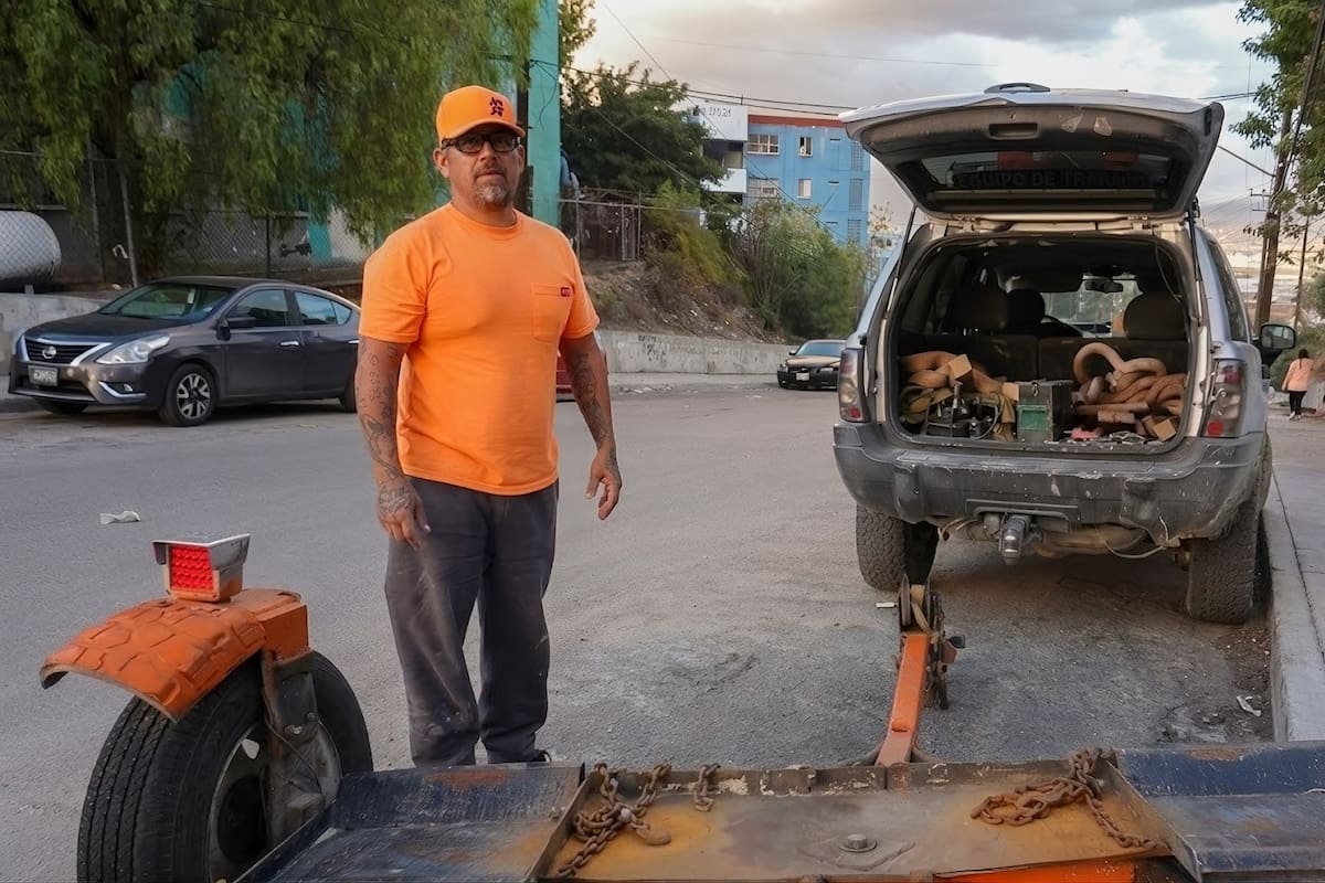 Con palas, cuerdas y su Cherokee 4x4, un padre de tres hijos saldrá de Tijuana para ayudar a buscar desaparecidos en Ensenada tras ver las imágenes de la tragedia