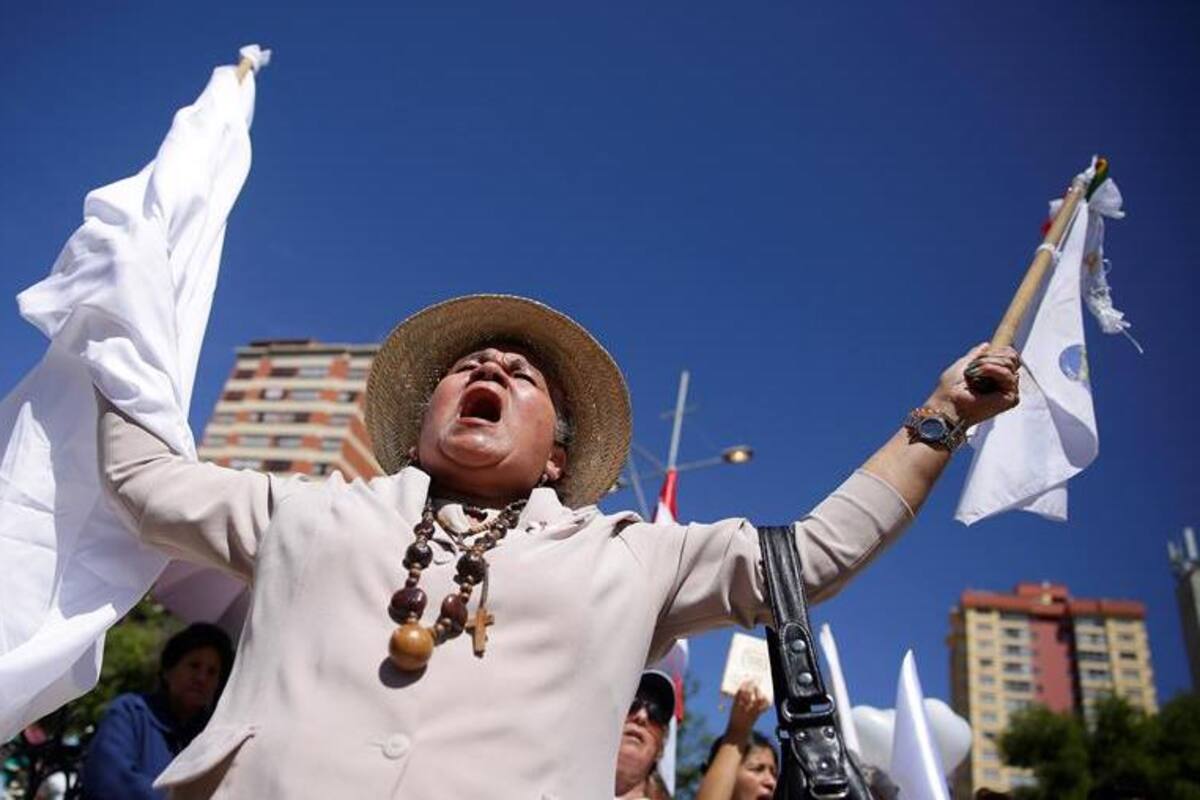 Bolivia continúa paralizada tras renuncia de Evo Morales