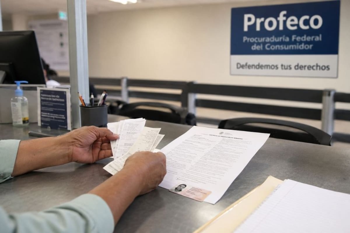 Profeco explica las diferencias entre queja y denuncia para que los consumidores utilicen el trámite correcto que les permita recuperar su dinero ante un negocio abusivo