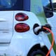 Mientras los autos de gasolina se reemplazan cada 12 años, los eléctricos duran menos de cuatro por innovación acelerada, según un estudio