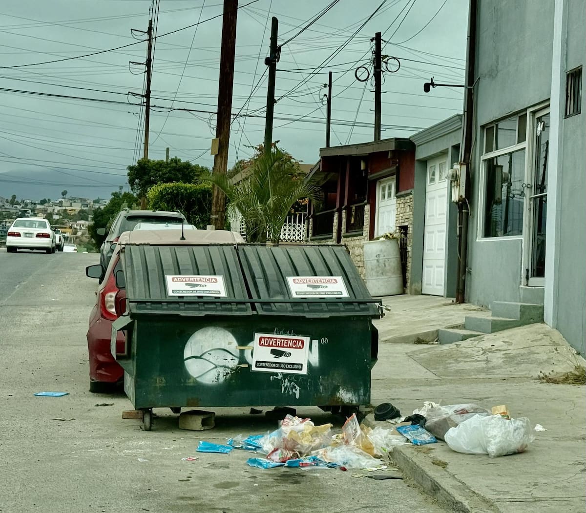 La empresa Ecoterra fue clausurada por la Procuraduría de Protección al Ambiente de Baja California al detectarse que operaba sin los permisos estatales correspondientes. La medida ha dejado sin servicio de recolección a diversos comercios y empresas. Foto: Cortesía.