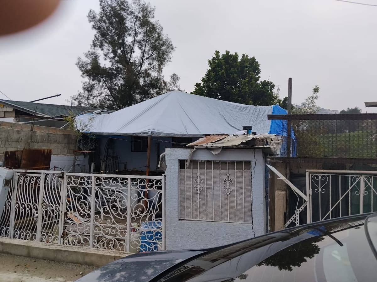 Habitantes de la calle Eridano denuncian falta de apoyos en zona con deslizamientos y daños en viviendas. Foto: Cortesía