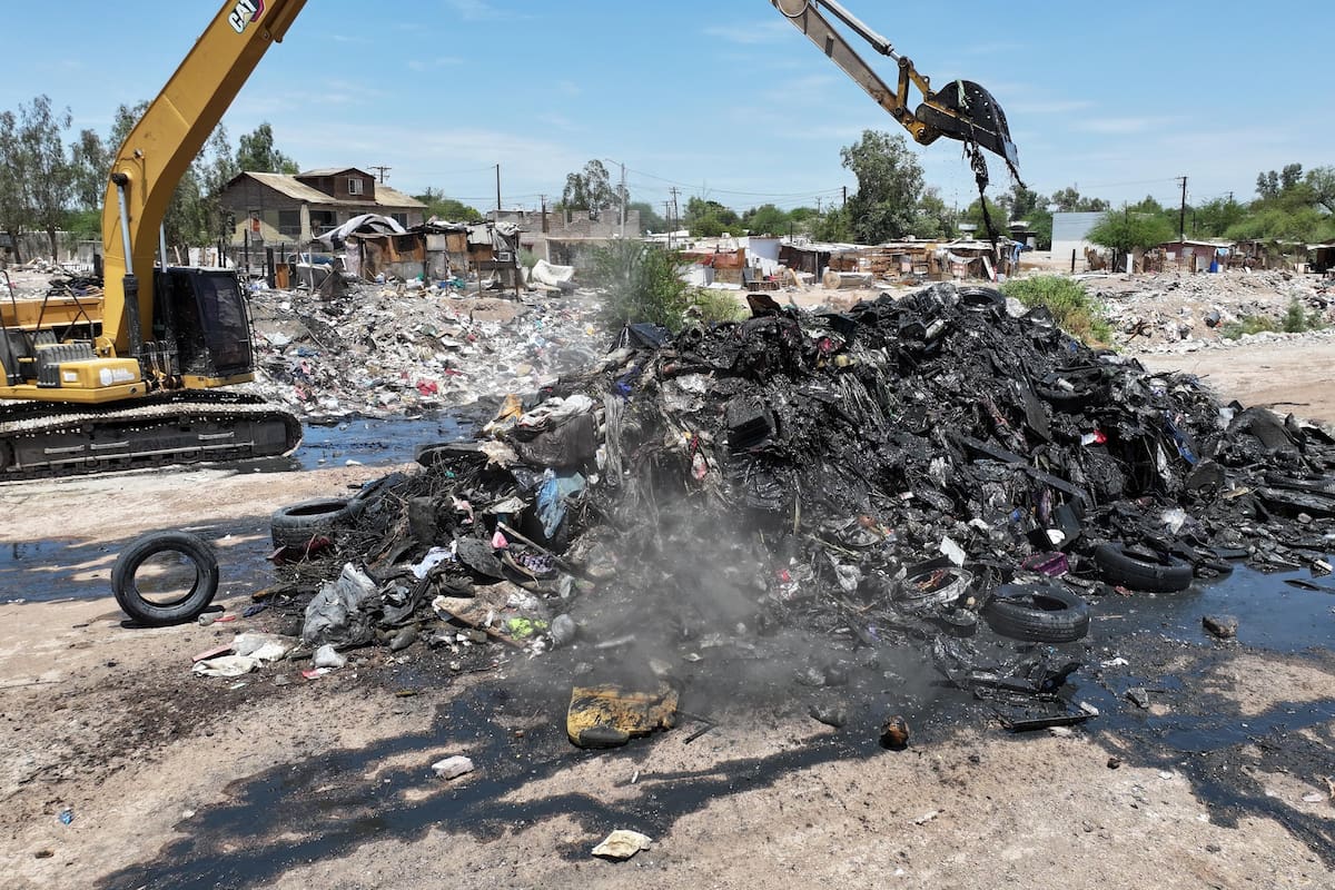 Retiran casi mil 300 toneladas de residuos del Dren Colector del Norte en Mexicali