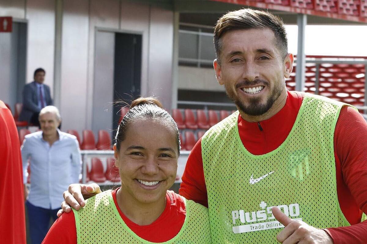 Charlyn Corral y Héctor Herrera echan 'retas' con el Atlético de Madrid