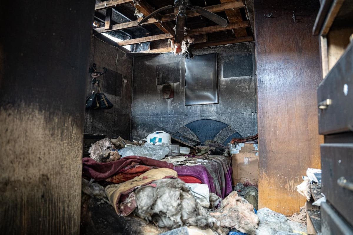 Tras el incendio registrado el 30 de diciembre en la colonia Morita, donde una pareja perdió la vida, los afectados piden ayuda de la comunidad para reconstruir sus viviendas. Foto: Border Zoom