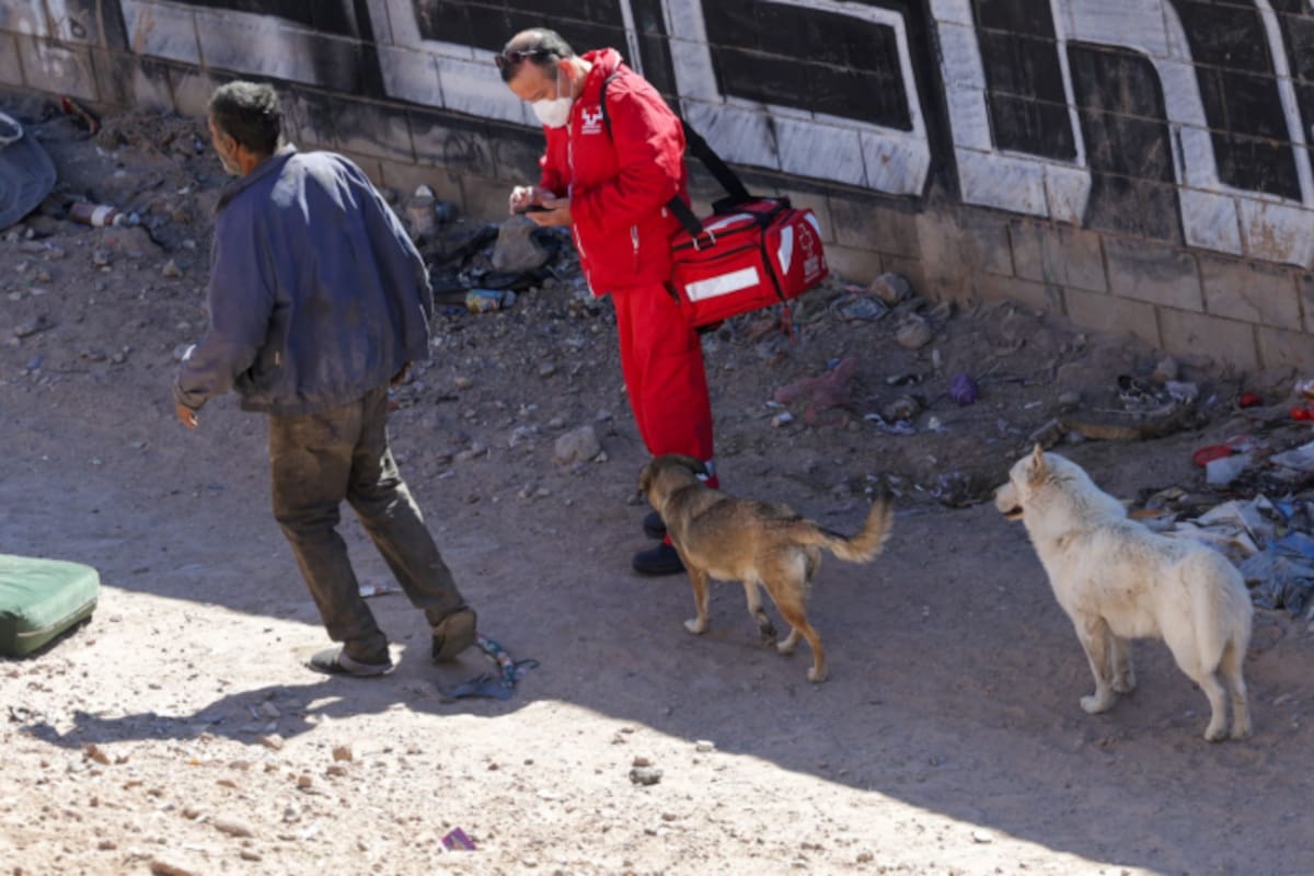 Hombre localizado junto a puente de Independencia murió por sobredosis