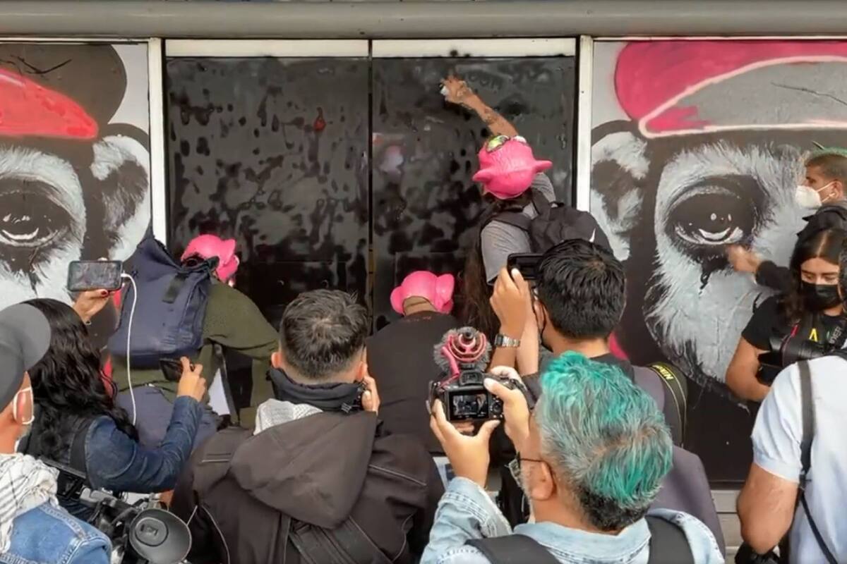 Activistas LGBT en Ciudad de México exigen al gobierno la vacuna para la viruela del mono