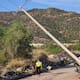 Dos heridos tras choque entre camión y poste de electricidad en Hermosillo