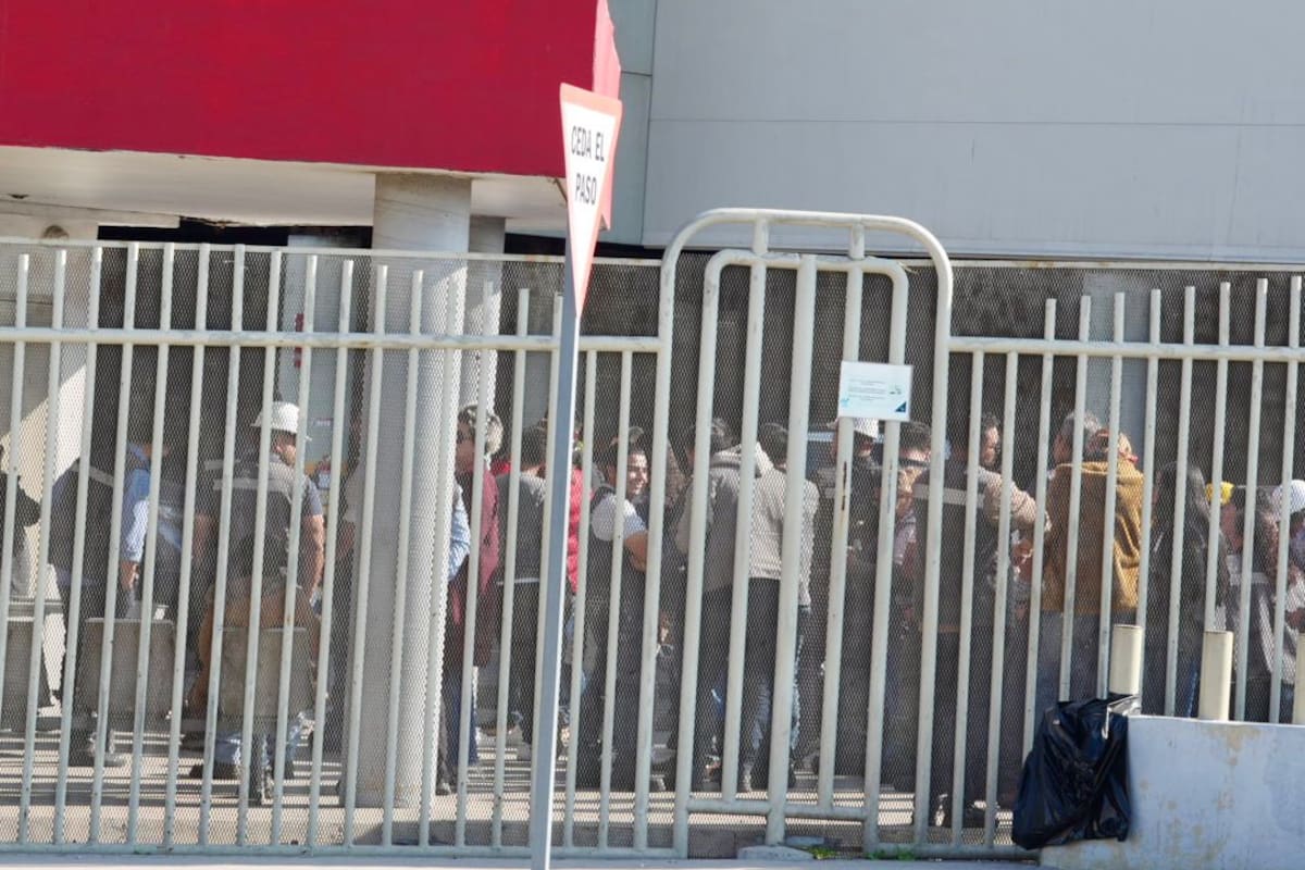 Evacuan a trabajadores de fábrica por fuga de gas