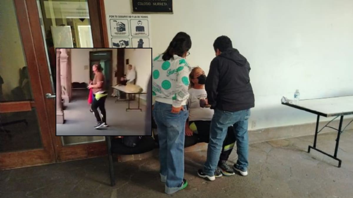 Madre de joven asesinado en San Luis Potosí se quita la ropa frente a diputados para exigir justicia