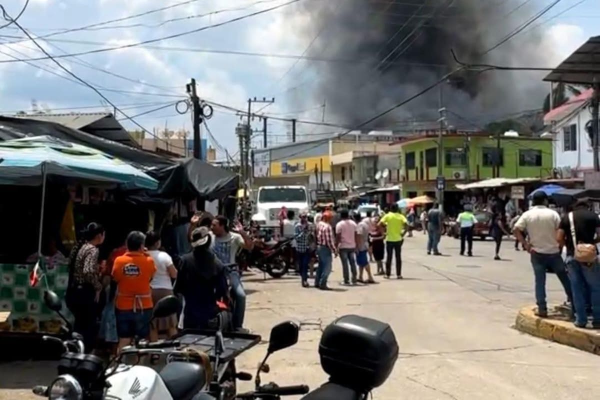Incendio en tienda departamental en Veracruz, deja siete lesionados, dos graves