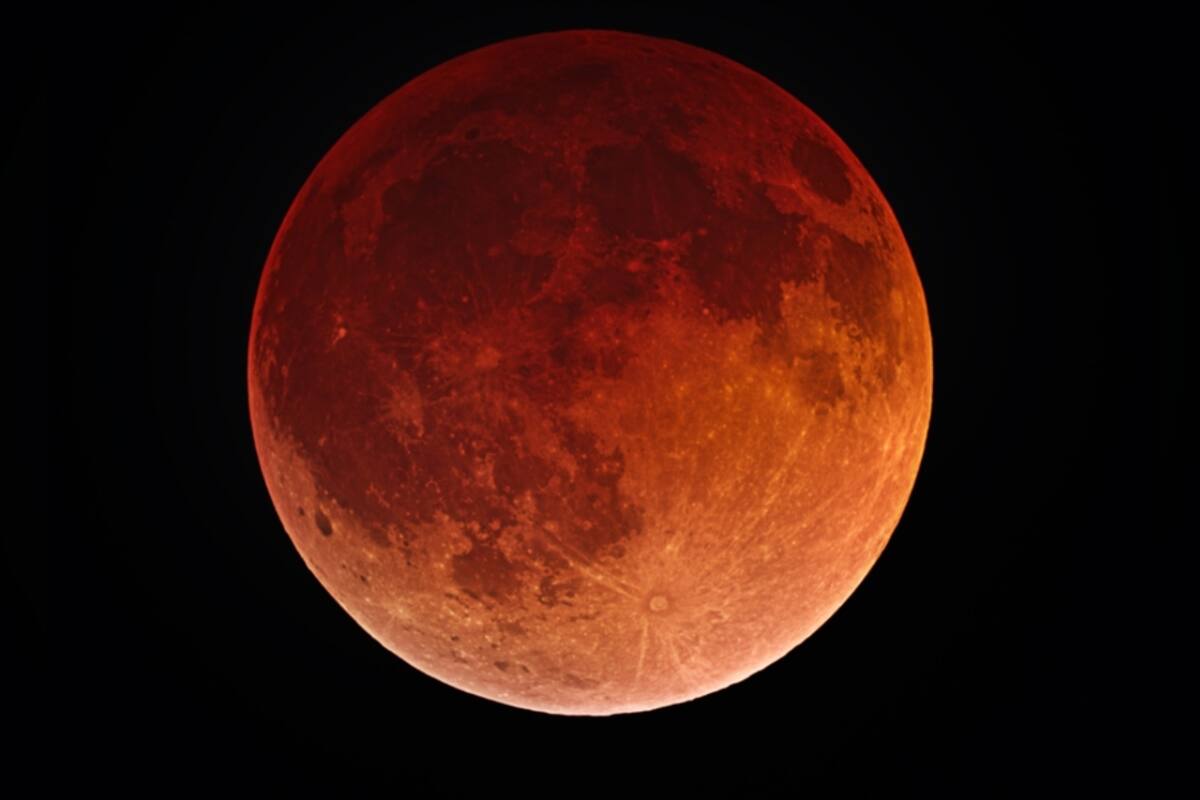 Noviembre se despide con el último eclipse lunar del año