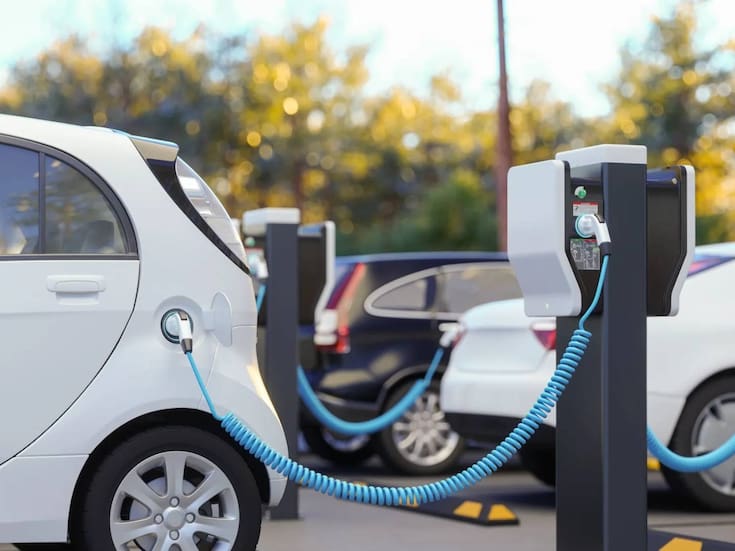 Aumenta demanda de vehículos híbridos y eléctricos frente a autos de gasolina en Sonora