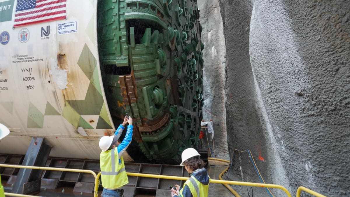 La obra ferroviaria de 16,000 millones de dólares contempla construir dos nuevos túneles para mejorar la conexión entre Nueva Jersey y Nueva York. AP