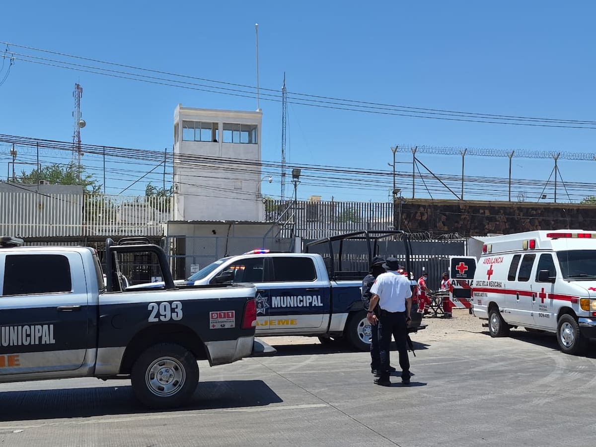 Disturbios en el Cereso de Ciudad Obregón desatan fuerte movilización policiaca y de cuerpos de emergencia