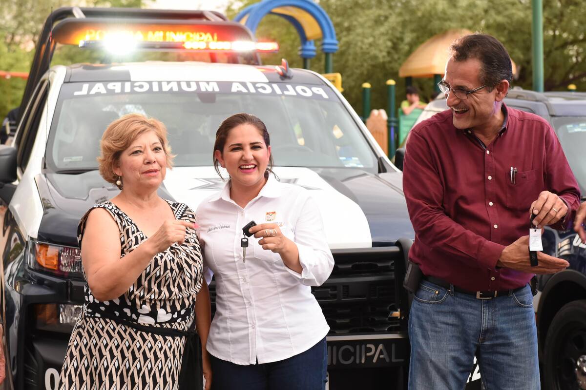 Alcaldesa de Hermosillo continúa con la entrega de patrullas en colonias