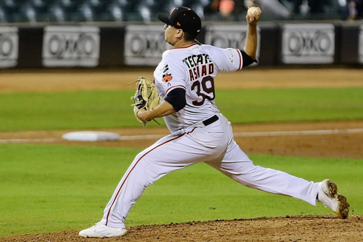 Naranjeros derrota a Charros 4-3 en el primer juego de la serie