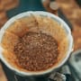 Antes de desechar los restos de café, conoce 8 formas útiles de reutilizarlos en casa