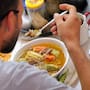 Comer caldo con temperaturas de más de 45°C es tradición en Hermosillo: Estos son los favoritos del Mercado Municipal