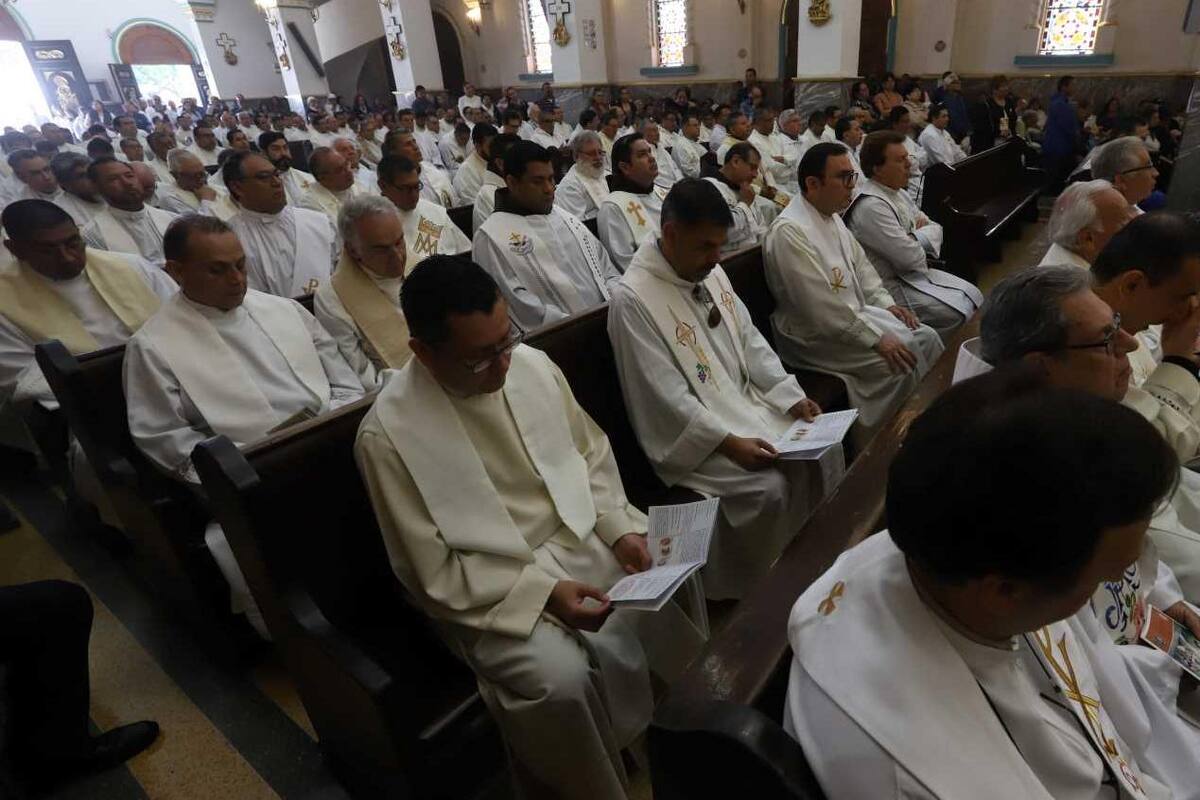Hay déficit de sacerdotes en BC, expone Arzobispo