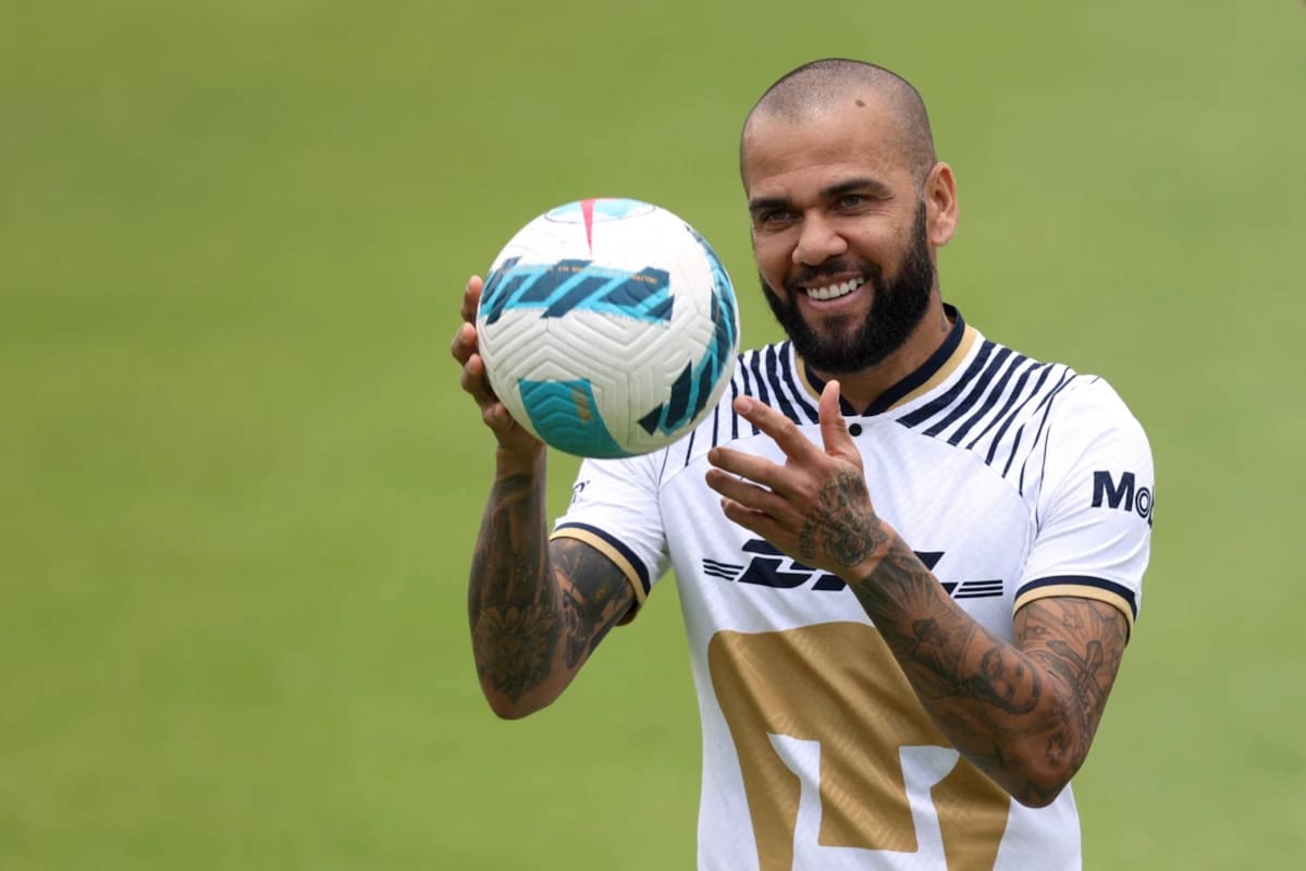 A los 42 años, Dani Alves planea volver al futbol europeo como jugador y dueño de un club