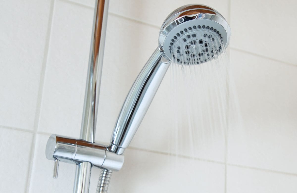 Expertos recomiendan hábitos de higiene simples tras el sexo, como agua tibia y ropa limpia | Foto: Especial (canva)