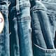 El nuevo estudio de Profeco revela que los pantalones de mezclilla más caros no siempre son los más resistentes, destacando marcas baratas que superan a las premium y alertando por modelos populares de caballero que se encogen o deforman