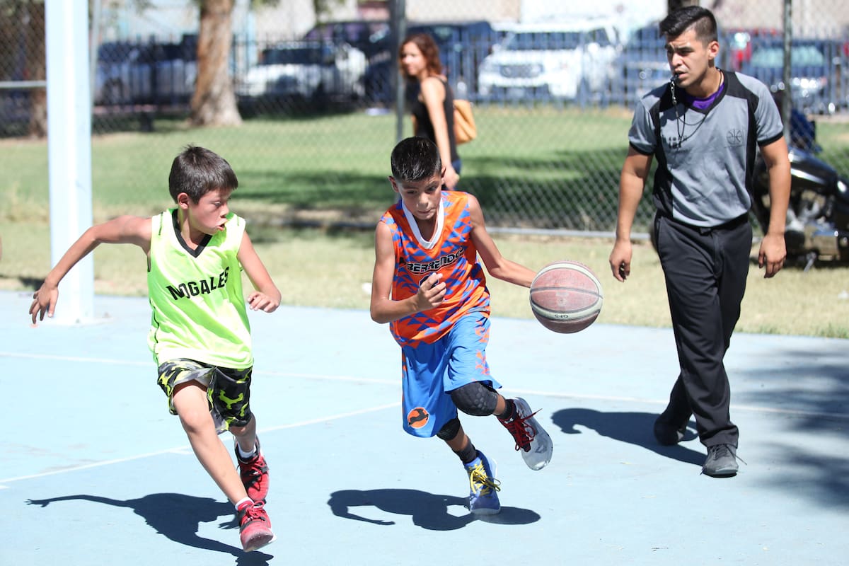 ¿Tu hijo quiere jugar básquetbol? Habrá clínica infantil y juvenil en San Luis Río Colorado