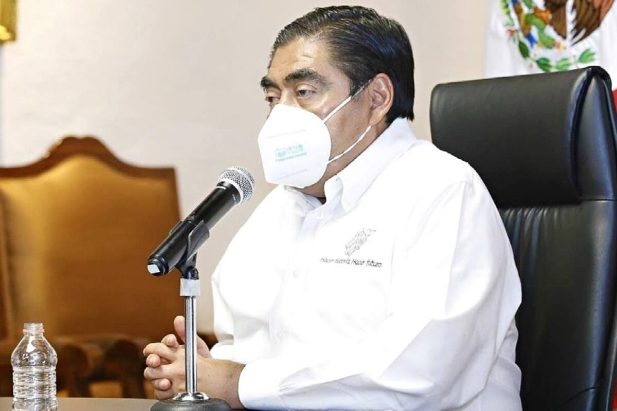 Rescinden contrato a empresa que entregó ventiladores usados en Puebla