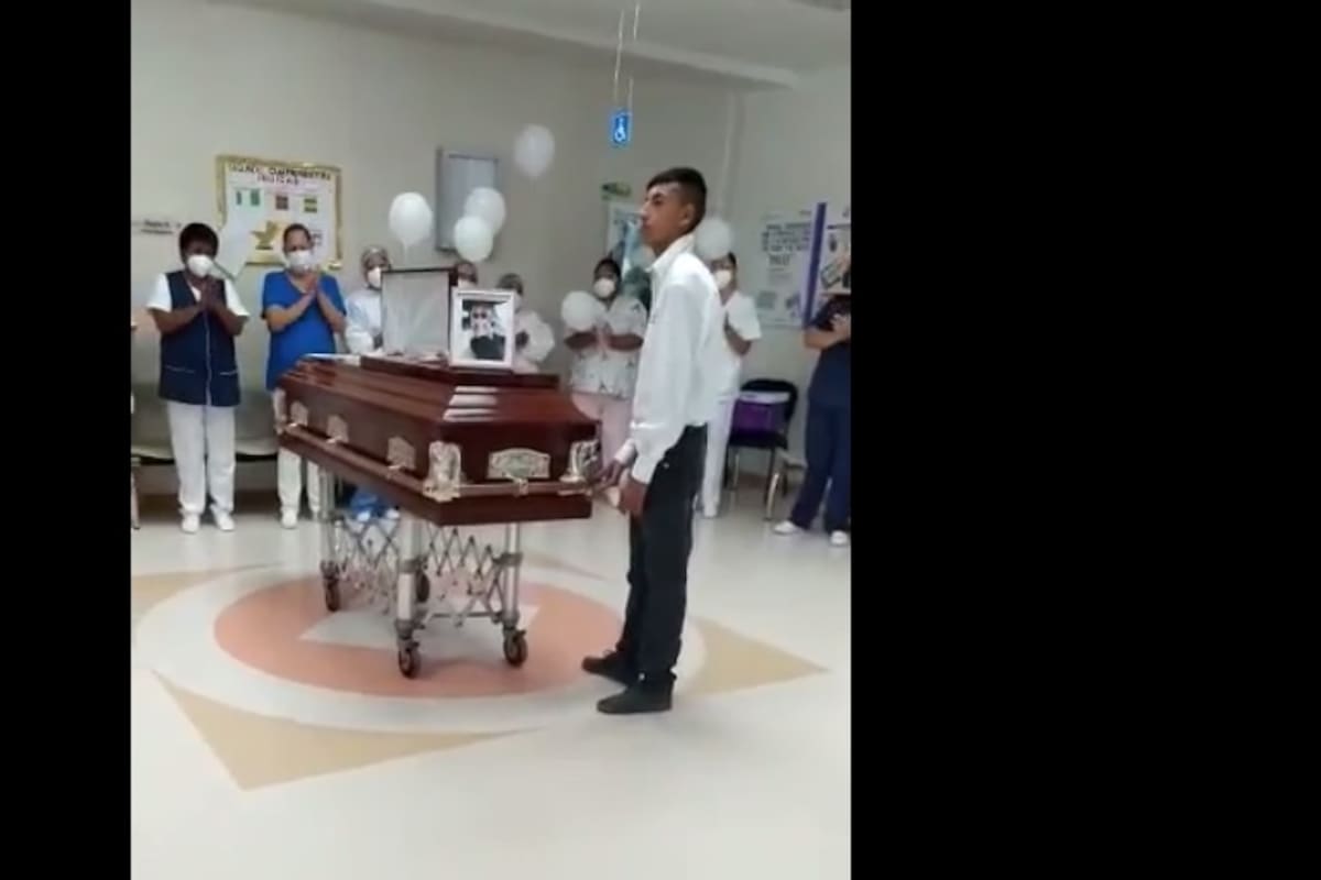 Despiden con aplausos a enfermera que perdió la vida en accidente en Huatabampo
