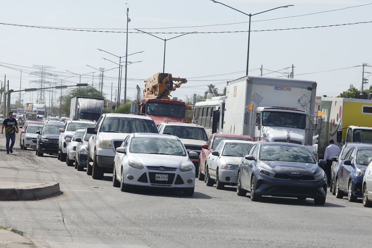 Crece parque vehicular en Obregón, pero la ciudad se estanca en vialidades