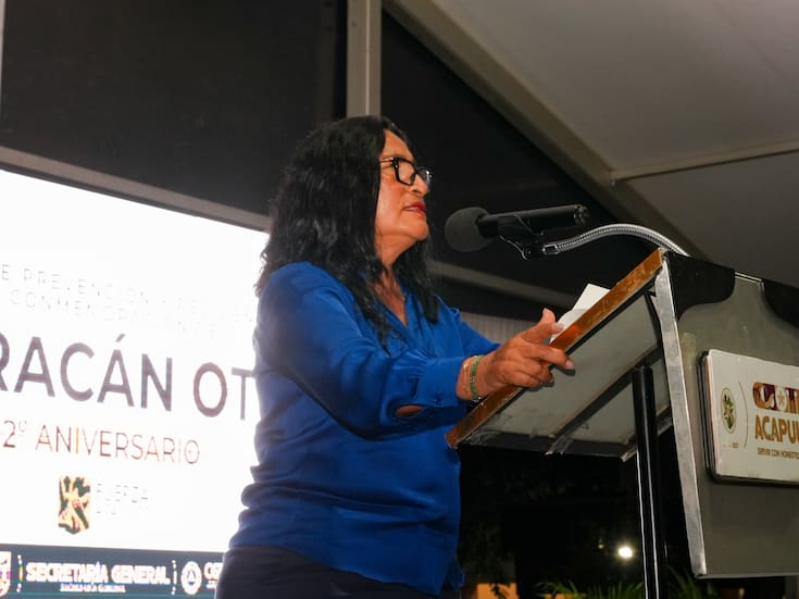 Le regalan un collar francés valorado en 227 mil pesos a alcaldesa de Acapulco y ella defiende el obsequio, asegurando que “el pueblo la ama y le regala cosas”