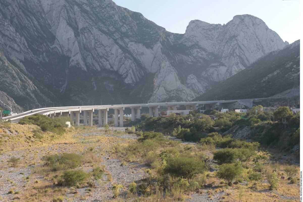 Reactivan construcción en La Huasteca