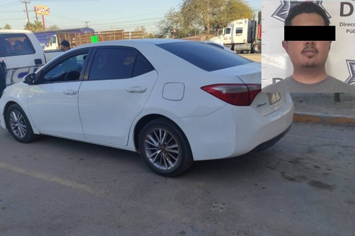 Hombre localiza en venta su auto robado