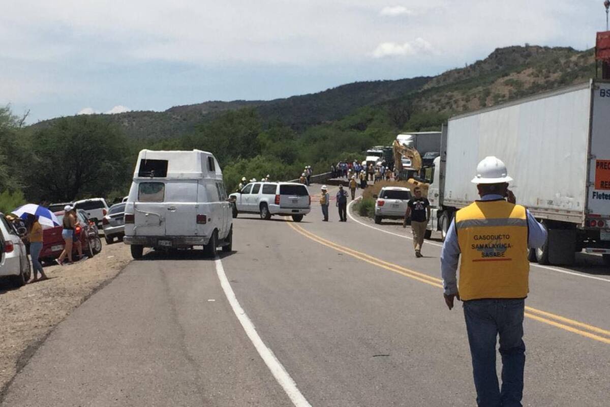 Abren tramo Ímuris- Cananea, tras reparar socavón