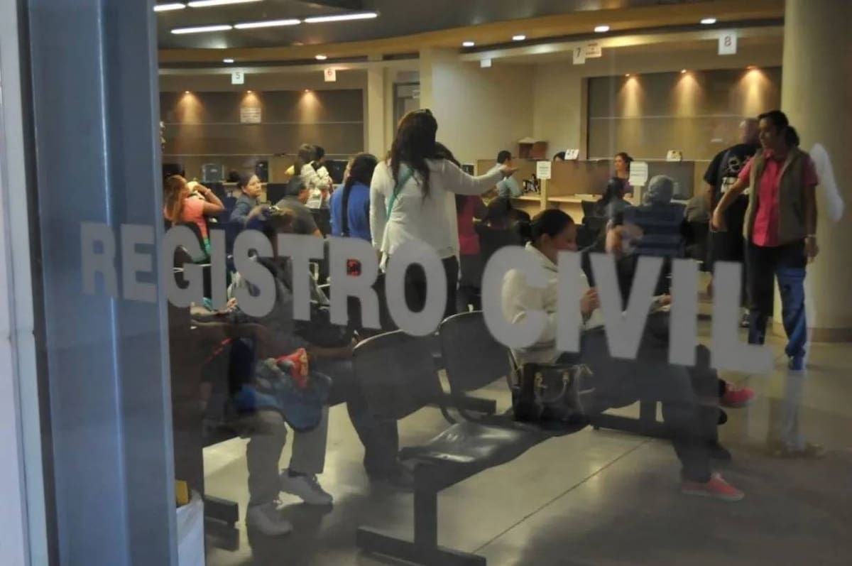 La SCJN vinculó directamente el orden de los apellidos con el derecho a la identidad, reconocido en la Constitución y en tratados internacionales.