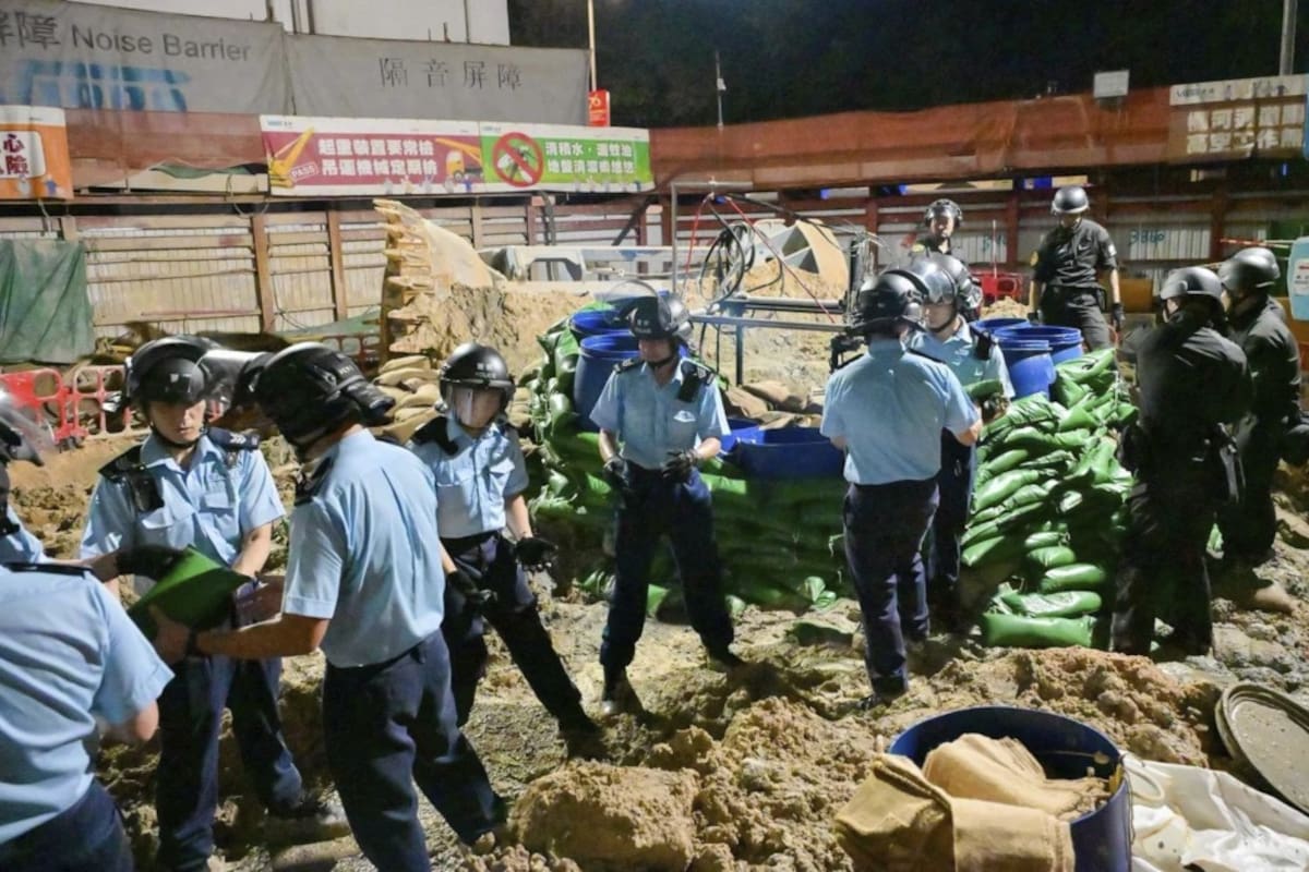 Evacúan a miles en Hong Kong para desactivar bomba de la Segunda Guerra Mundial