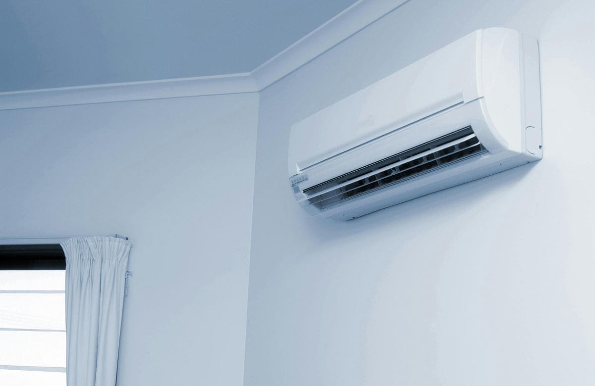 La forma correcta de usar el aire acondicionado para gastar menos luz en temporada de calor | Foto: Especial (canva)