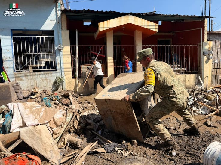 Continúan labores de ayuda humanitaria en Poza Rica, Veracruz  tras inundaciones