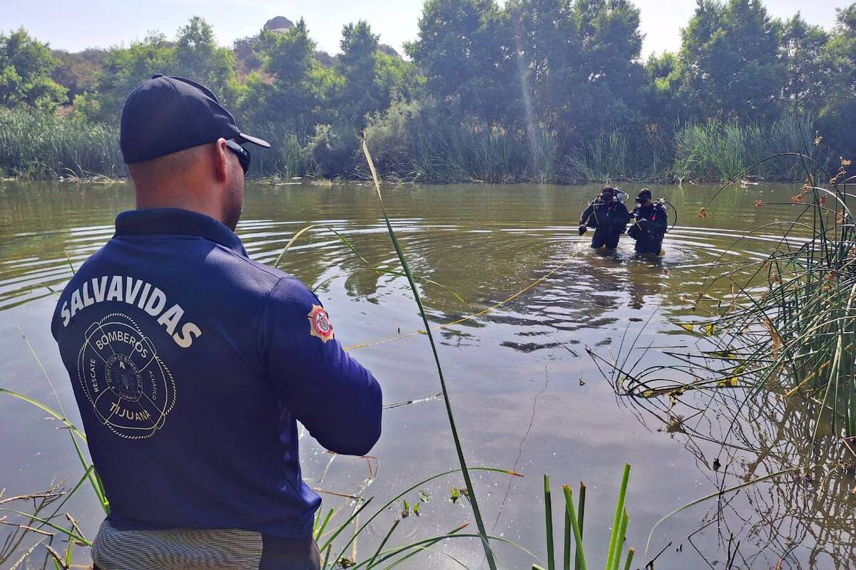 Bomberos localizan cuerpos de menores que se ahogaron en laguna de Tijuana