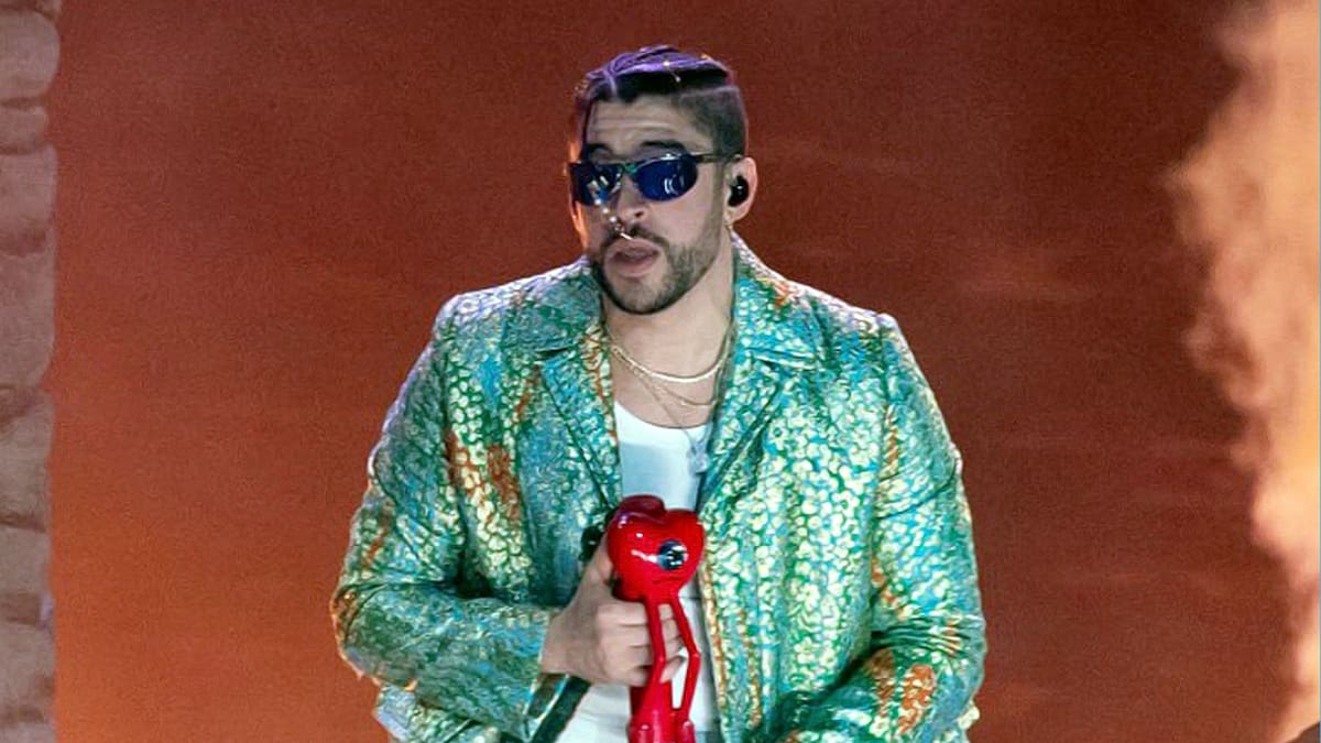 Bad Bunny se convierte en piloto de Red Bull por un día previo al Gran Premio de Mónaco