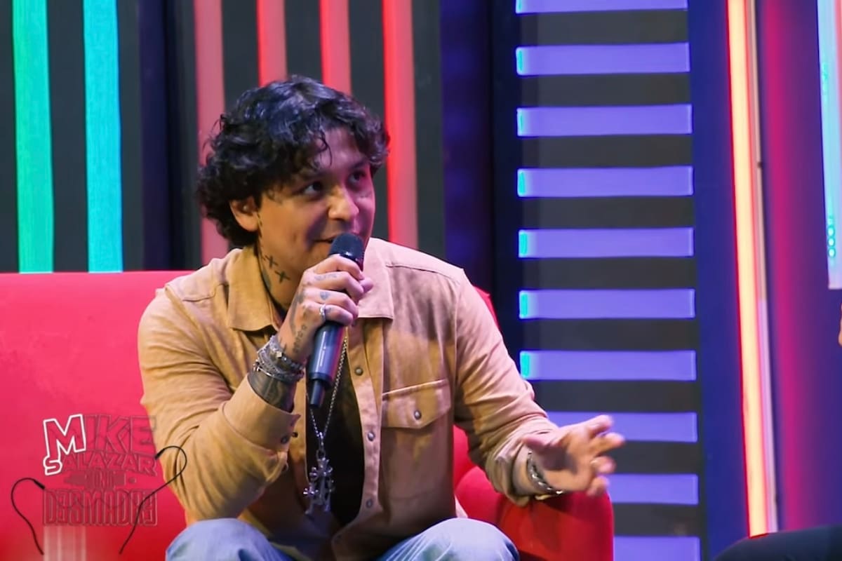 Christian Nodal revela por qué grita su nombre en medio de sus canciones