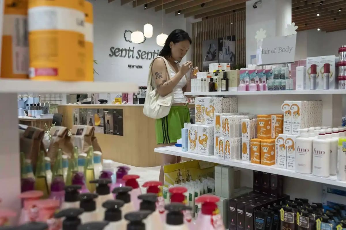 Skincare asiático podría encarecerse en EEUU por medidas de Trump. | Crédito: AP