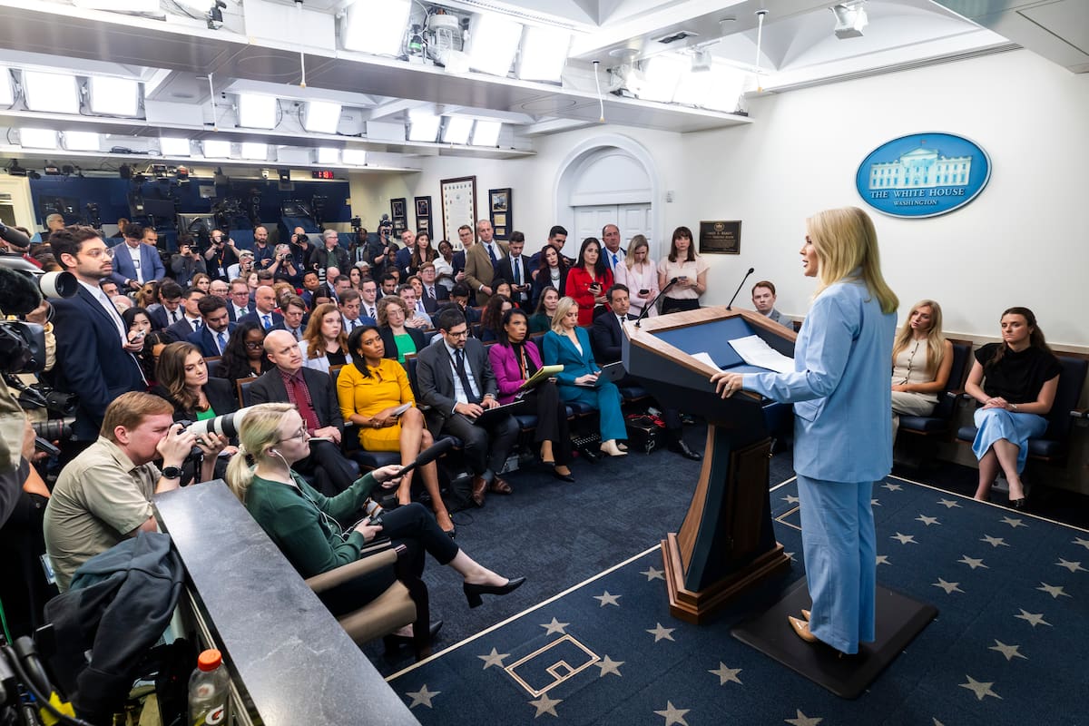 La Casa Blanca promete resolver fallos de control en aeropuerto de Newark tras otro apagón. EFE/EPA/JIM LO SCALZO