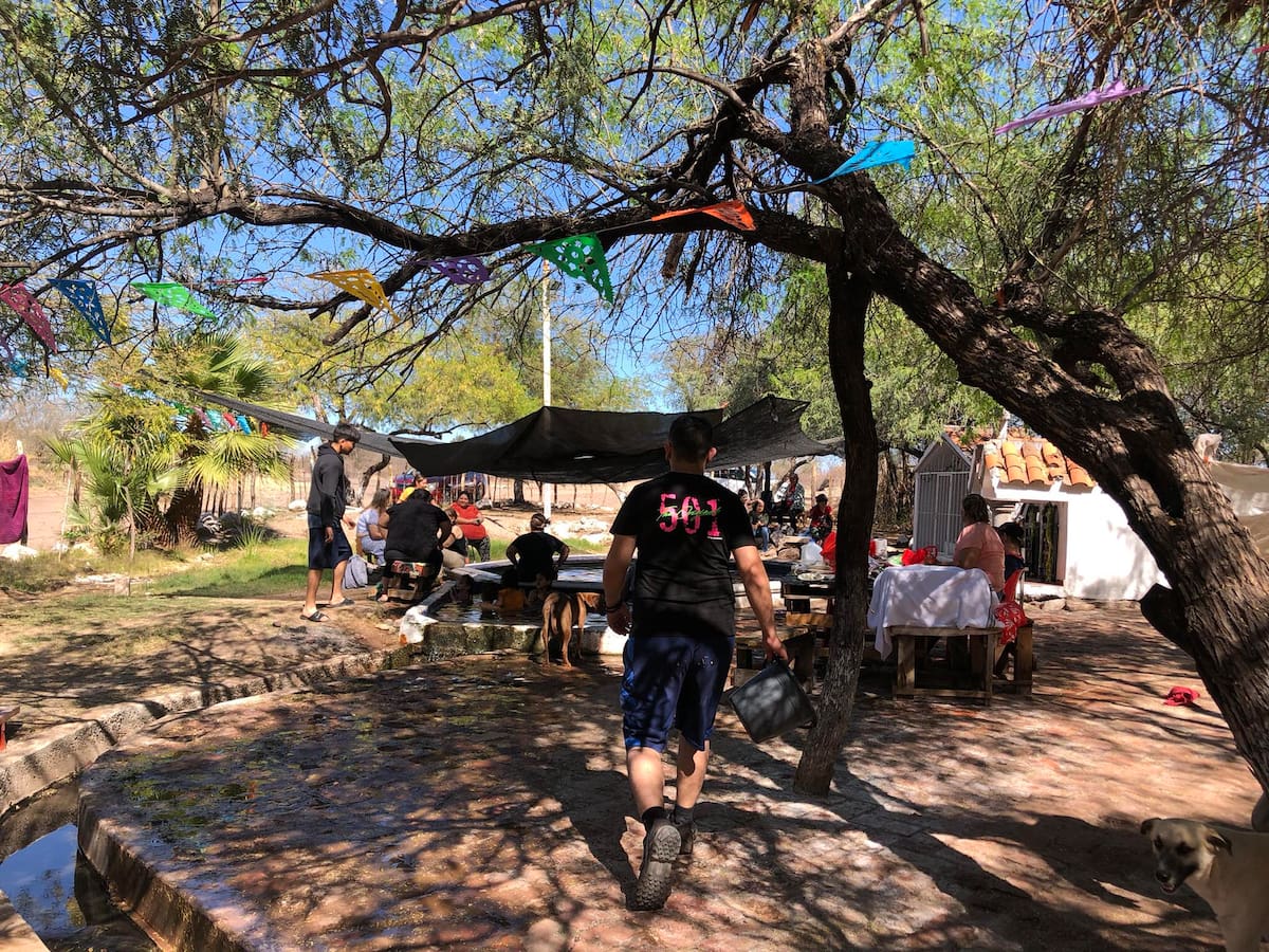 Durante el fin de semana por día reciben alrededor de 30 vehículos con diferente cantidad de tripulantes | Foto: Mayra Echeverría