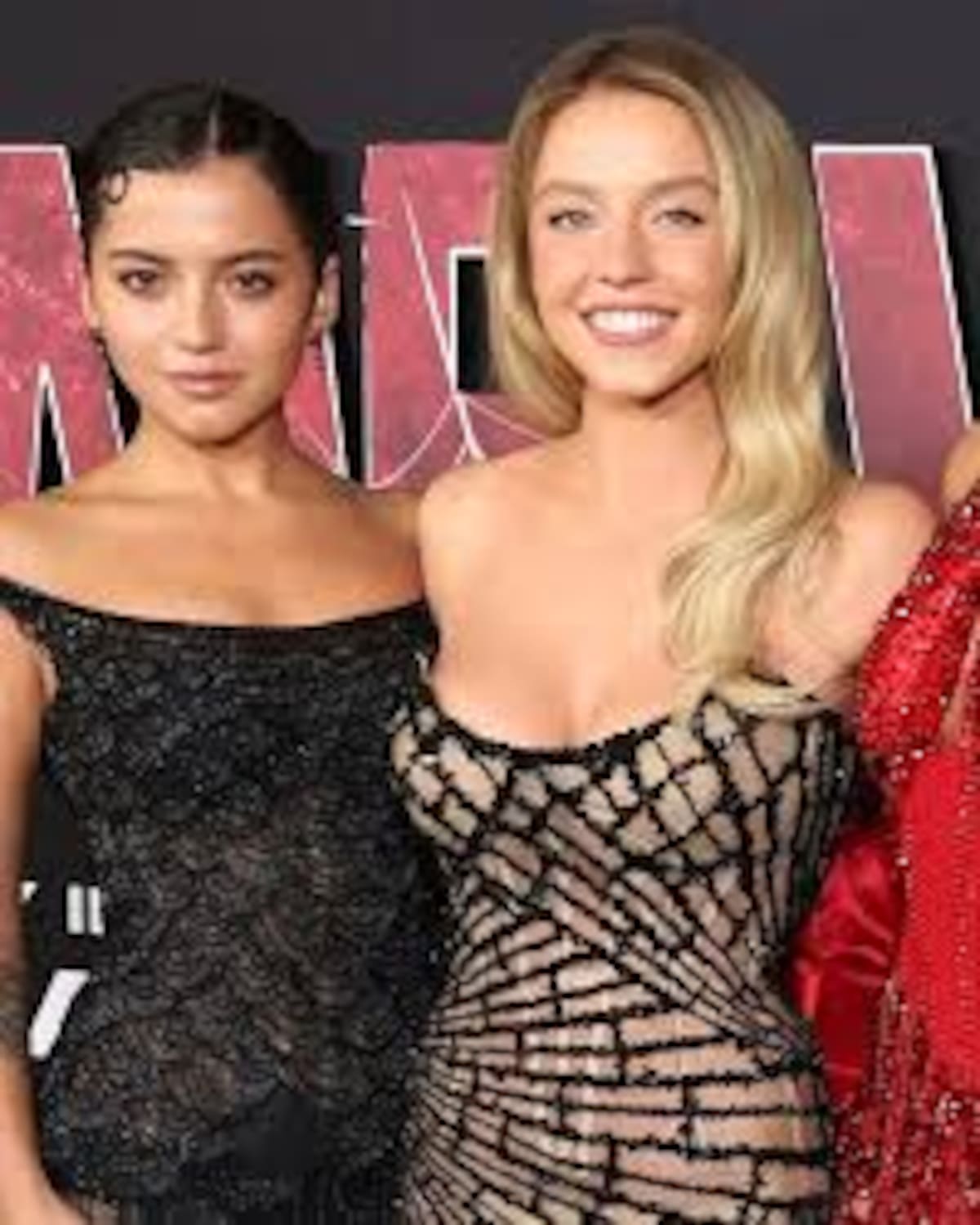 Isabela Merced respalda a Sydney Sweeney tras las críticas por su cuerpo y celebra su transformación para interpretar a Christy Martin.