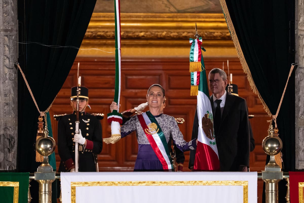 Sheinbaum se convierte en la primera Presidenta de la República en encabezar el Grito