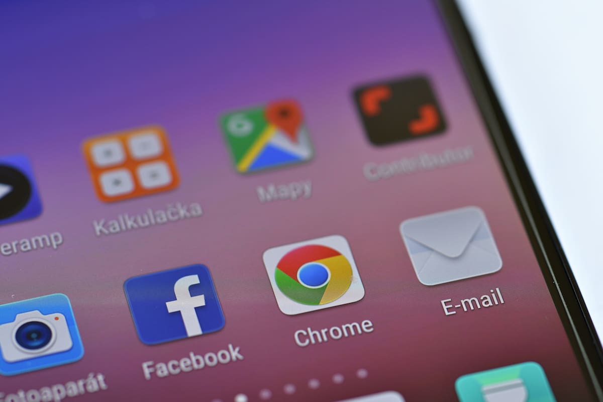 Experto en ciberseguridad recomienda sustituir apps de EE. UU. por alternativas europeas debido a que la Ley CLOUD permite el acceso a sus datos | Freepik