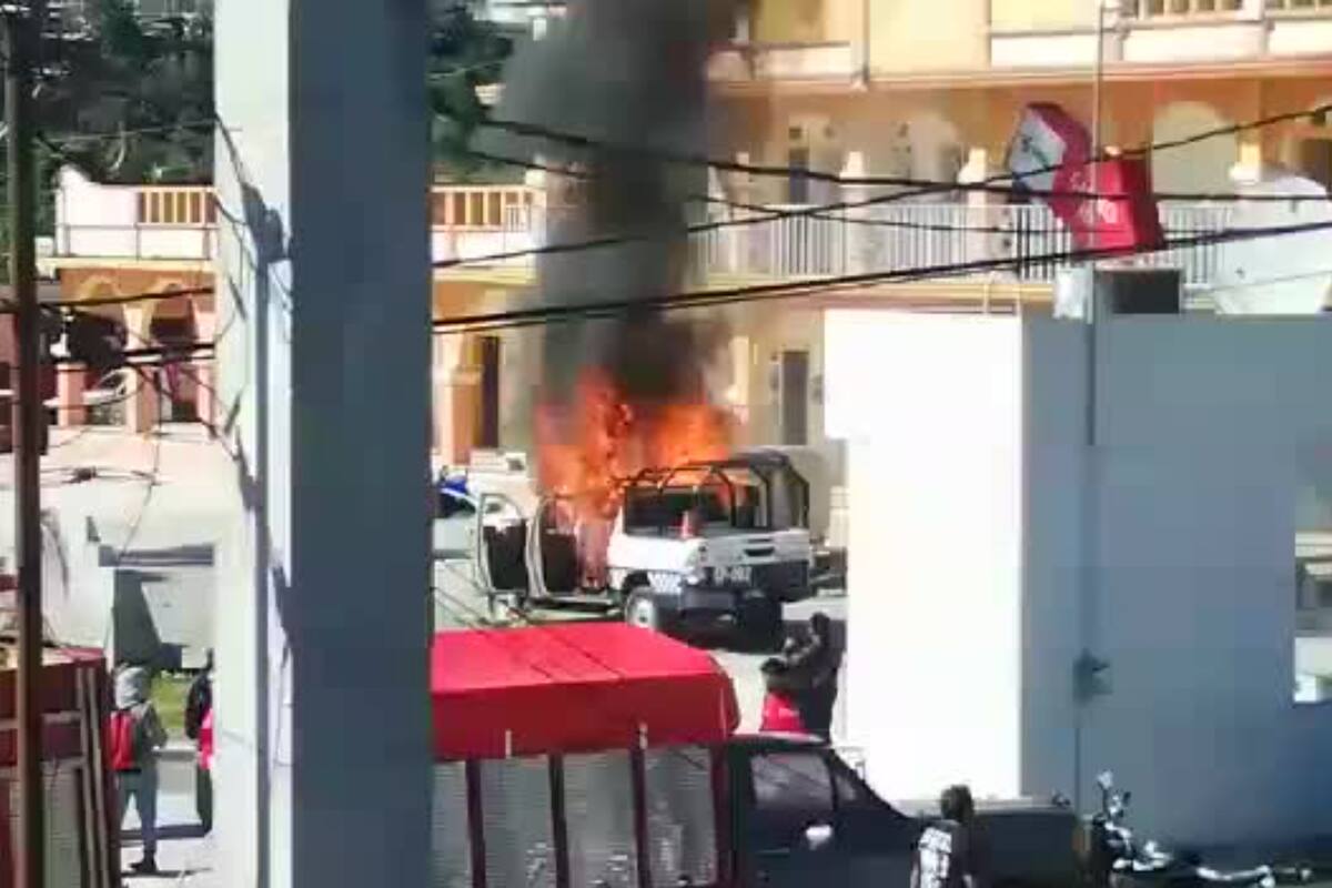 Queman patrullas y atacan alcaldía de Calcahualco por promesas incumplidas